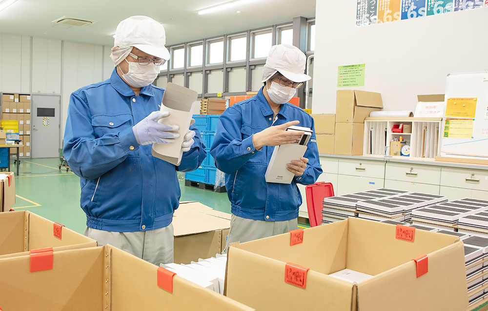 フィルター箱詰作業